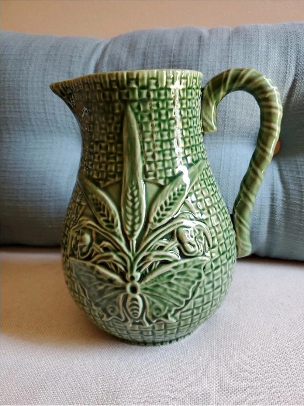 NWT Bordallo Pinheiro Papillon Ivy Pitcher, Green Majolica Portugal Discontinued